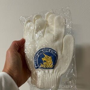 Boston Marathon gloves